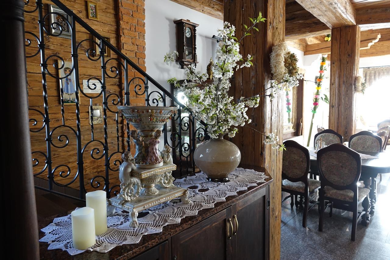 Gosciniec Dworski W Ropie - Pokoje Goscinne Ropa Extérieur photo