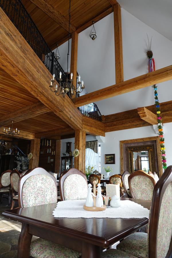 Gosciniec Dworski W Ropie - Pokoje Goscinne Ropa Extérieur photo